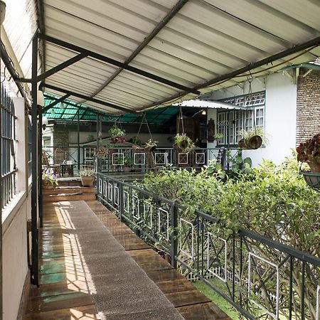 Oyo 2402 Hotel Highwinds 실롱 외부 사진